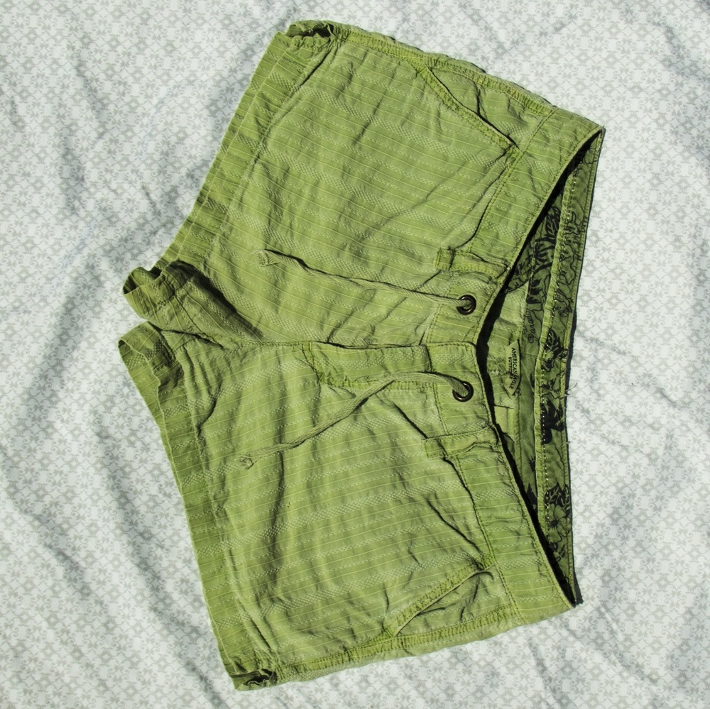 Green American Eagle shorts